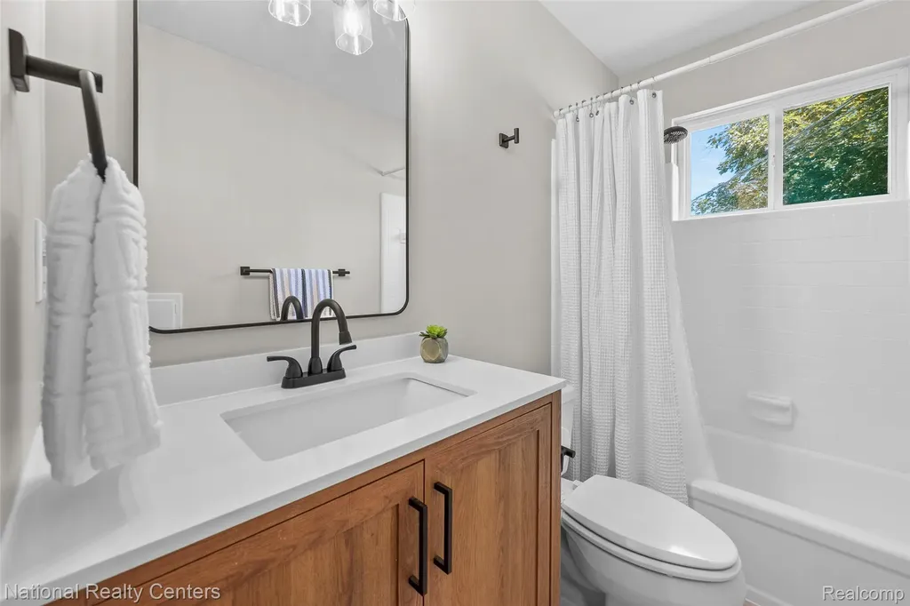 27736 Osmun Street Madison Heights City MI 48071
