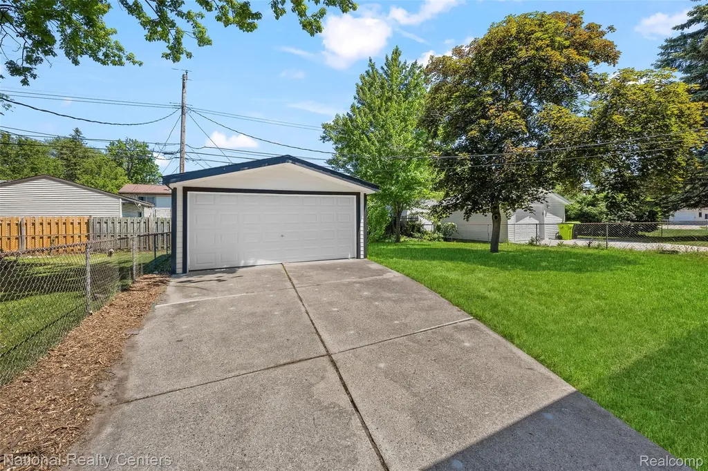 27736 Osmun Street Madison Heights City MI 48071