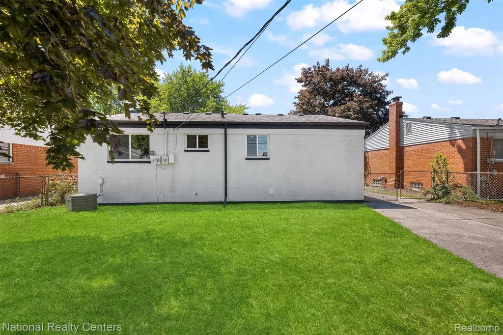 27736 Osmun Street Madison Heights City MI 48071
