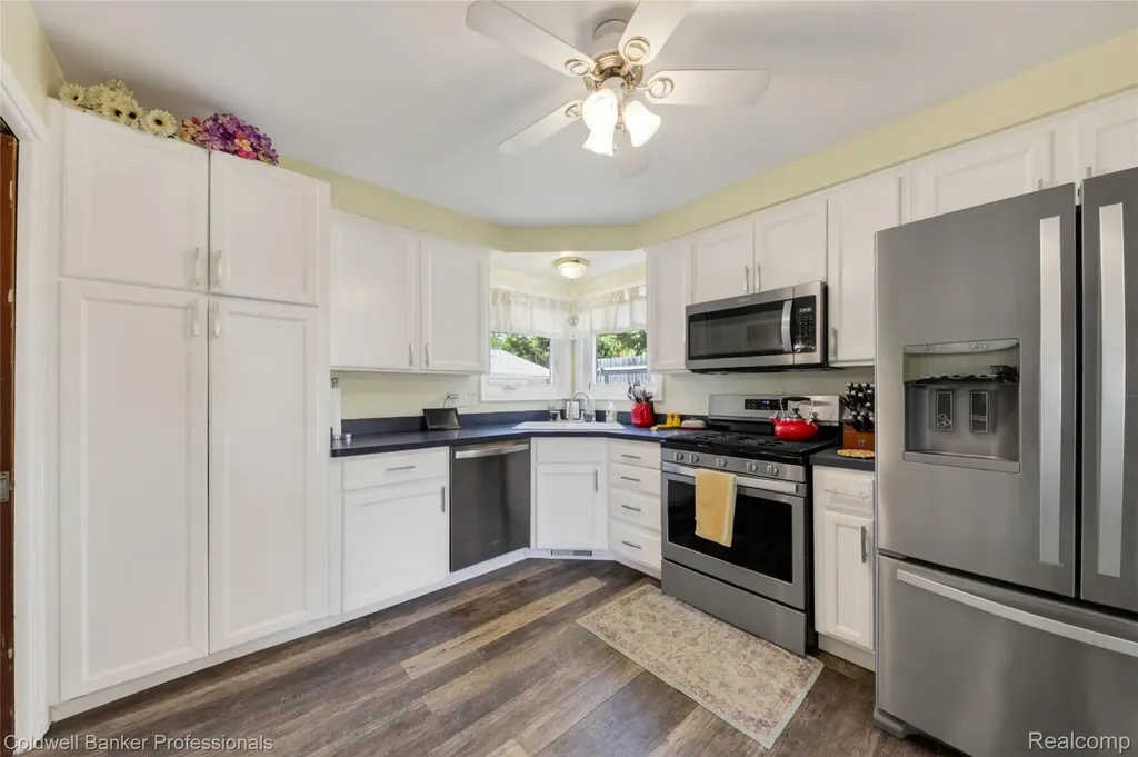 373 Tilmor Drive Waterford Charter Township MI 48328