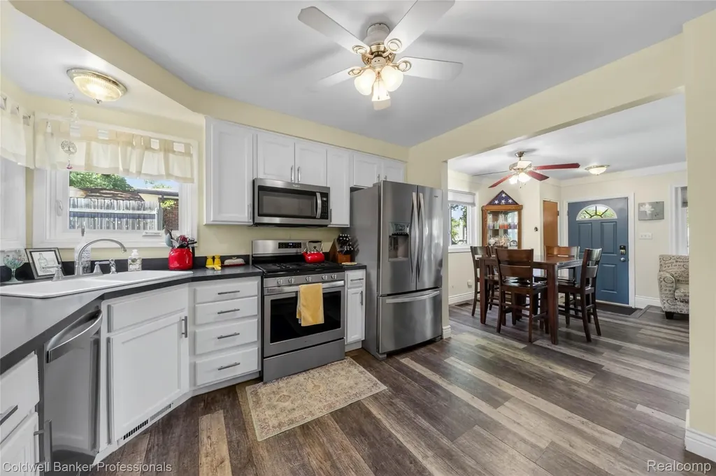 373 Tilmor Drive Waterford Charter Township MI 48328