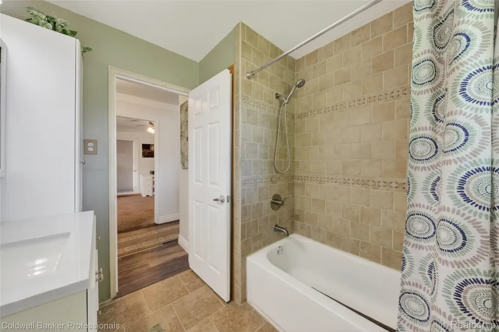 373 Tilmor Drive Waterford Charter Township MI 48328