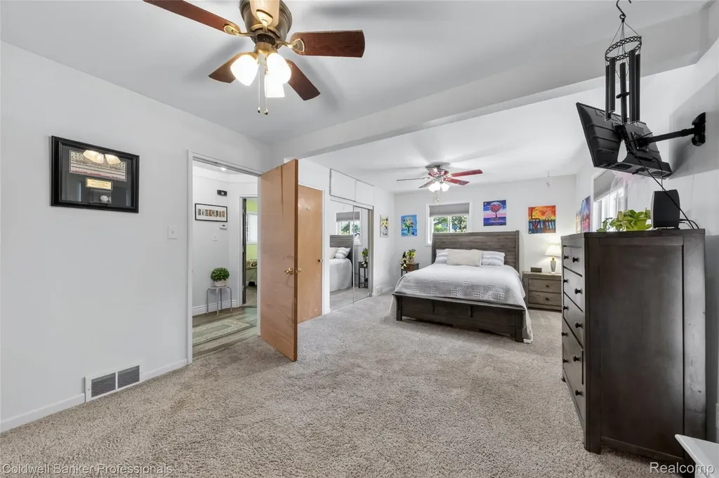373 Tilmor Drive Waterford Charter Township MI 48328