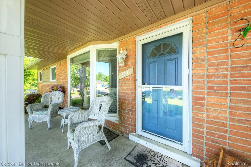 373 Tilmor Drive Waterford Charter Township MI 48328