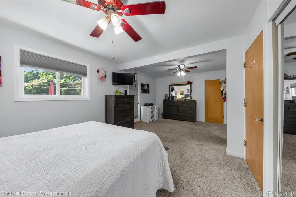373 Tilmor Drive Waterford Charter Township MI 48328