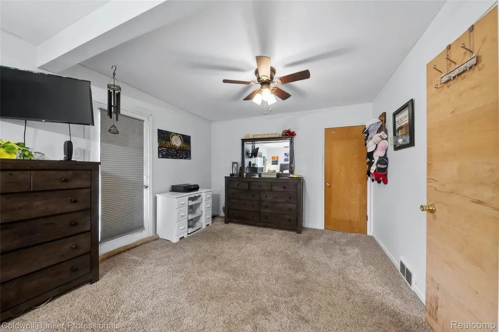 373 Tilmor Drive Waterford Charter Township MI 48328