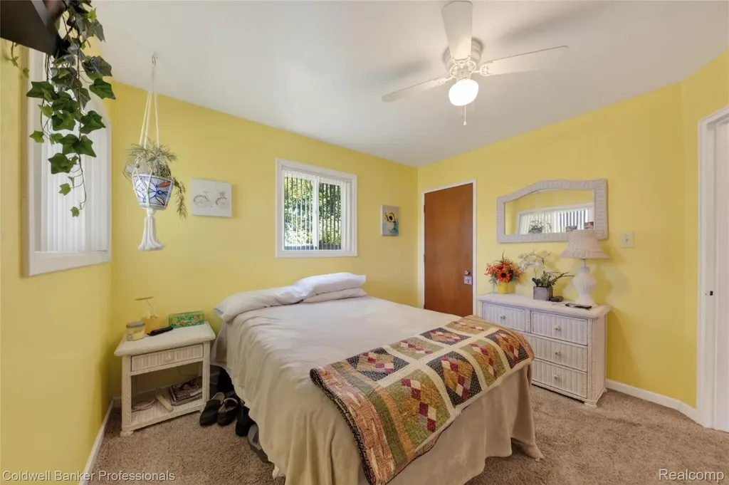 373 Tilmor Drive Waterford Charter Township MI 48328