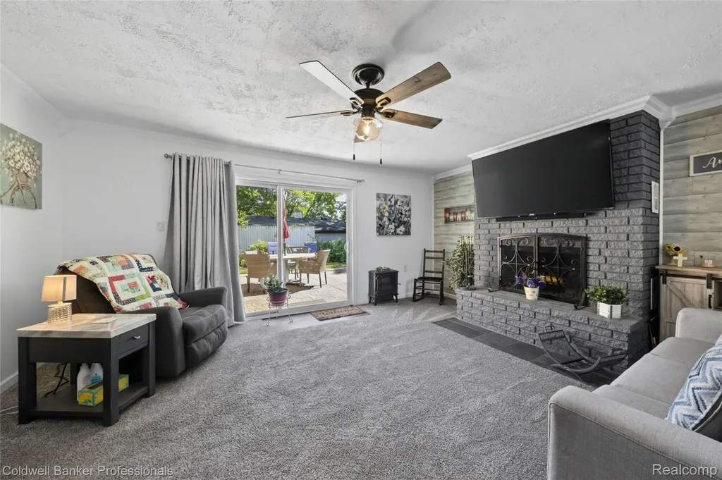 373 Tilmor Drive Waterford Charter Township MI 48328