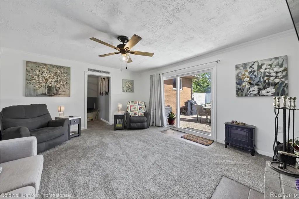 373 Tilmor Drive Waterford Charter Township MI 48328
