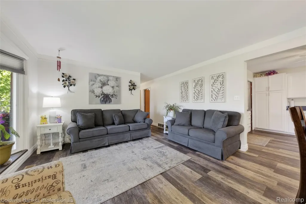 373 Tilmor Drive Waterford Charter Township MI 48328
