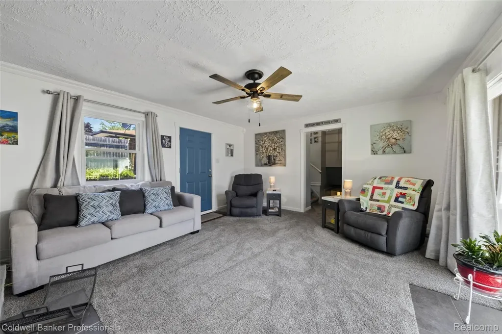 373 Tilmor Drive Waterford Charter Township MI 48328