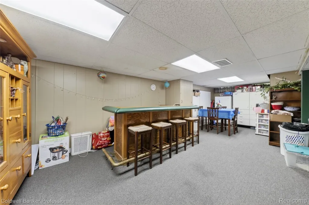 373 Tilmor Drive Waterford Charter Township MI 48328