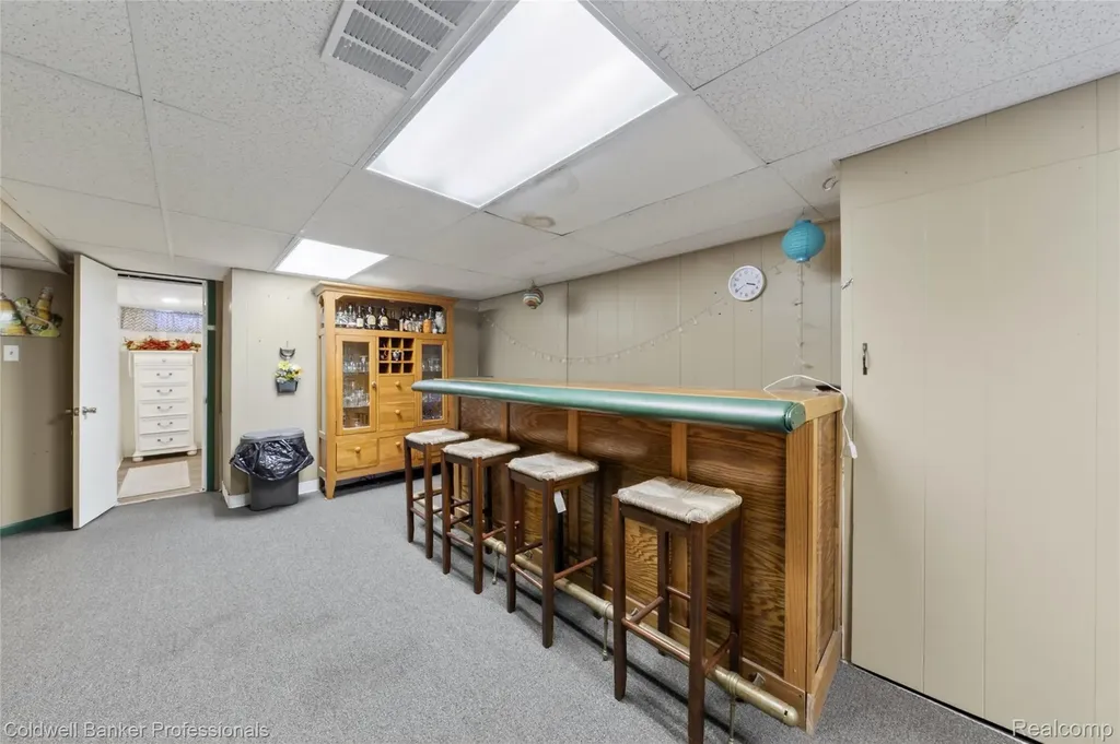 373 Tilmor Drive Waterford Charter Township MI 48328
