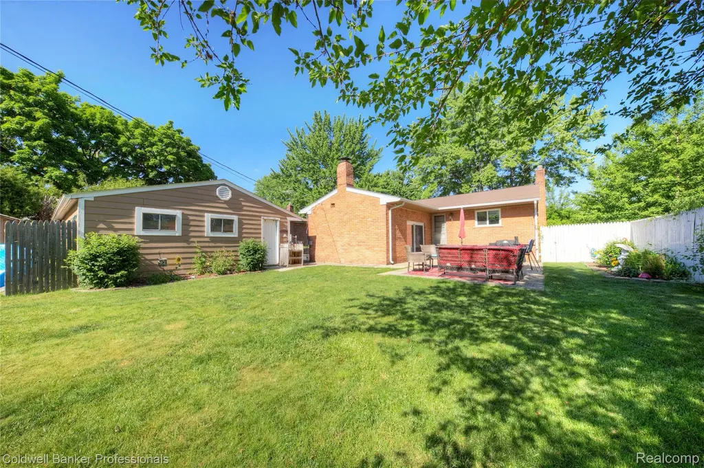 373 Tilmor Drive Waterford Charter Township MI 48328