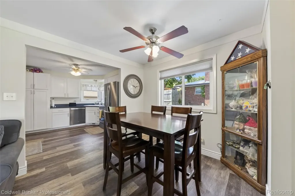 373 Tilmor Drive Waterford Charter Township MI 48328