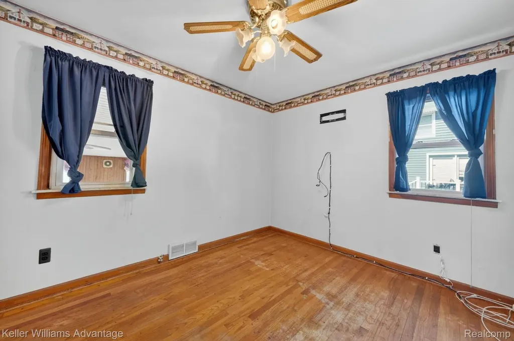 1135 Chestnut Street Wyandotte City MI 48192