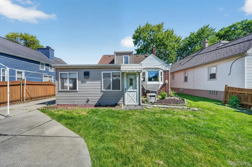 1135 Chestnut Street Wyandotte City MI 48192
