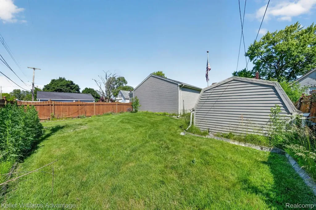 1135 Chestnut Street Wyandotte City MI 48192