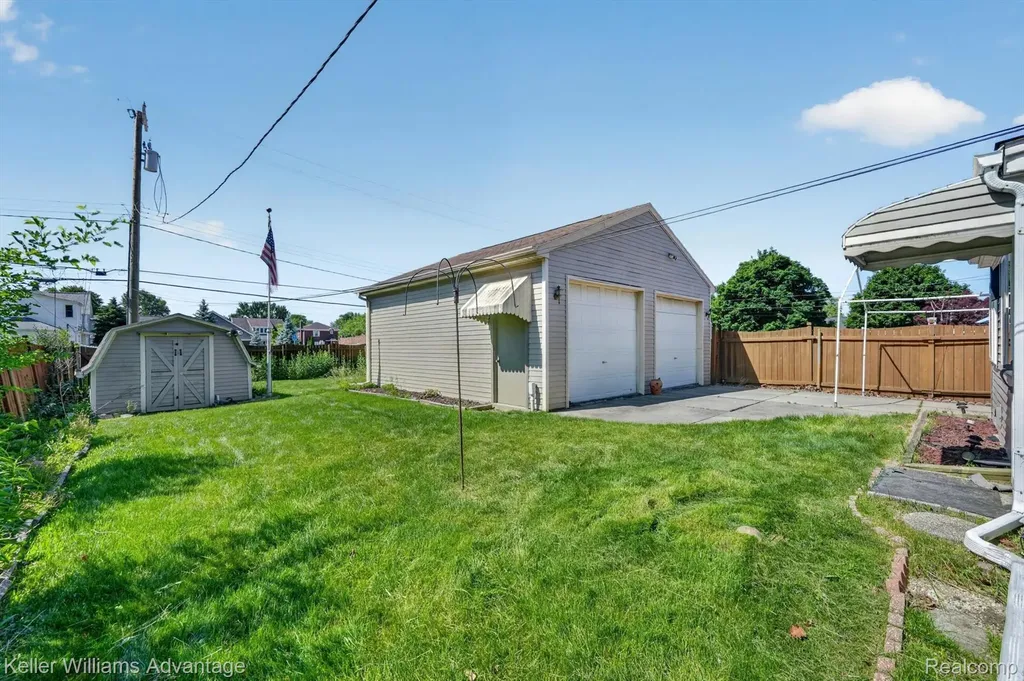 1135 Chestnut Street Wyandotte City MI 48192