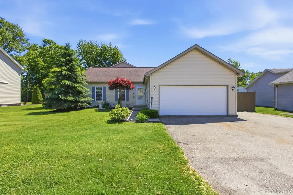 11293 Delano Street Romulus City MI 48174