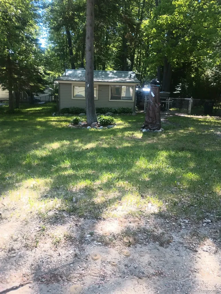 4910 Edgewood Drive Hayes Township MI 48625