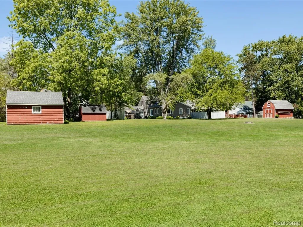 832 N 9th Street St. Clair City MI 48079