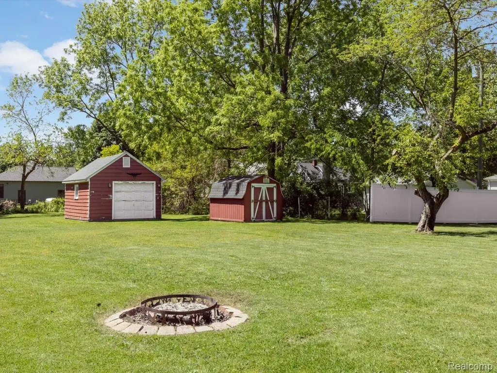 832 N 9th Street St. Clair City MI 48079