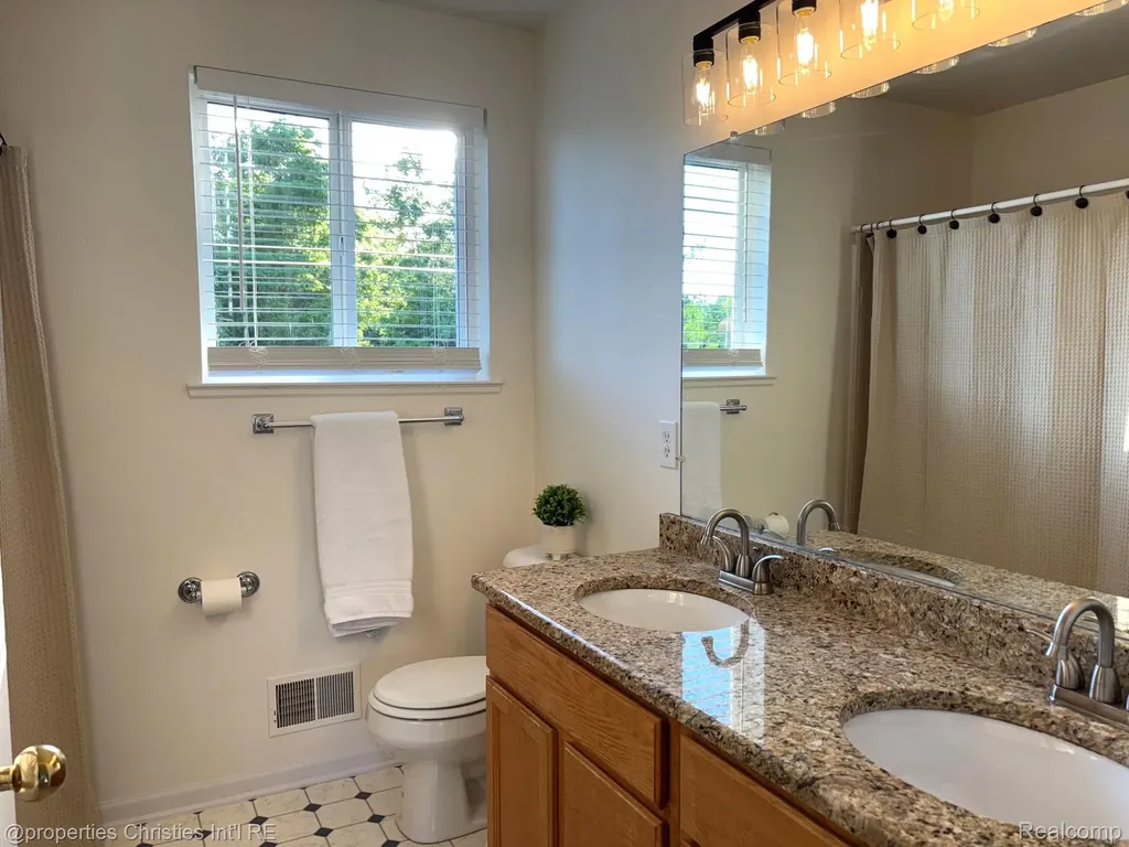 2892 Mystic Drive Pittsfield Charter Township MI 48103