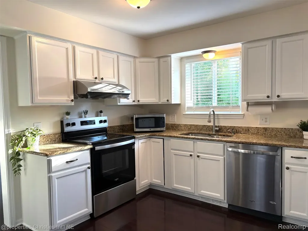 2892 Mystic Drive Pittsfield Charter Township MI 48103