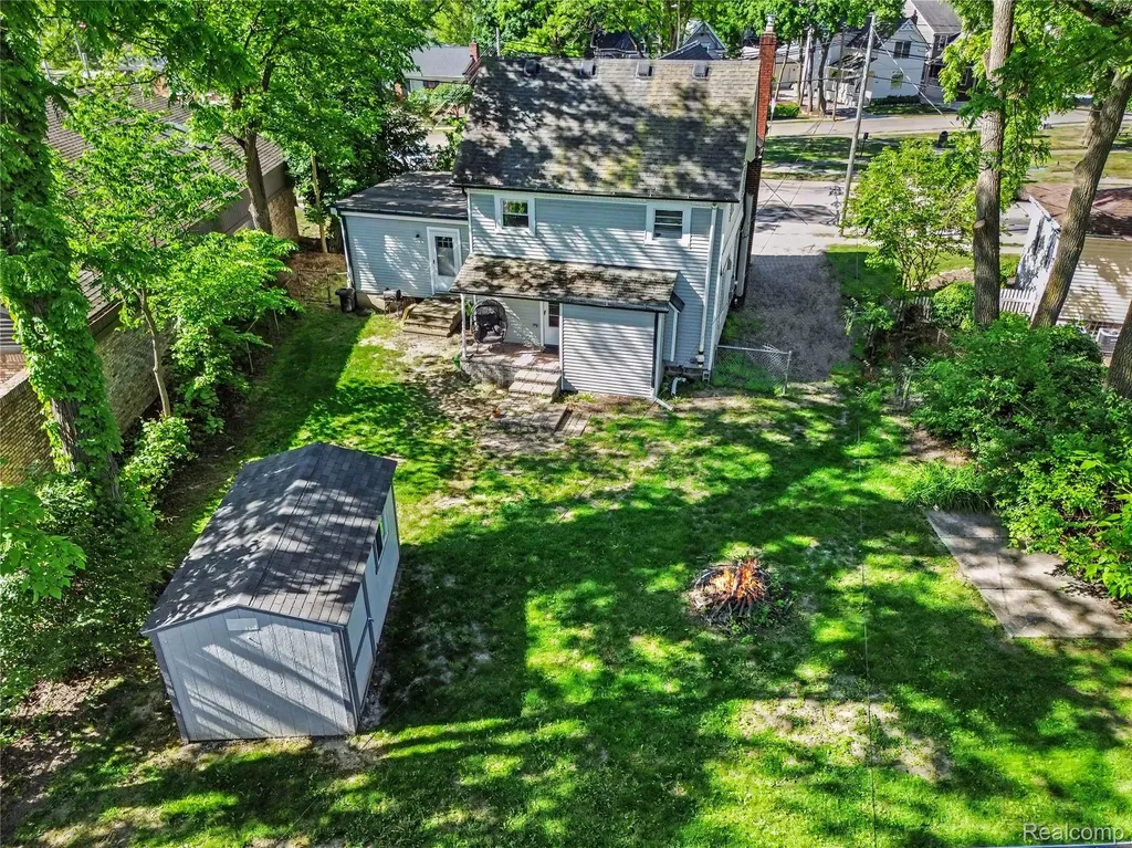 33614 Grand River Avenue Farmington City MI 48335