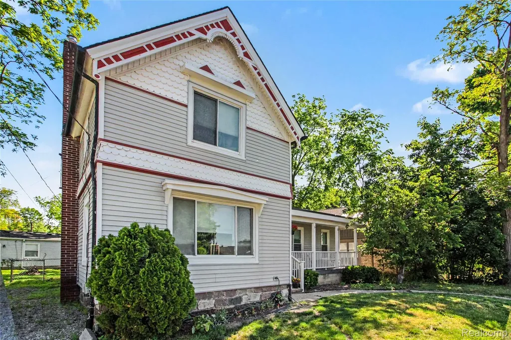 33614 Grand River Avenue Farmington City MI 48335