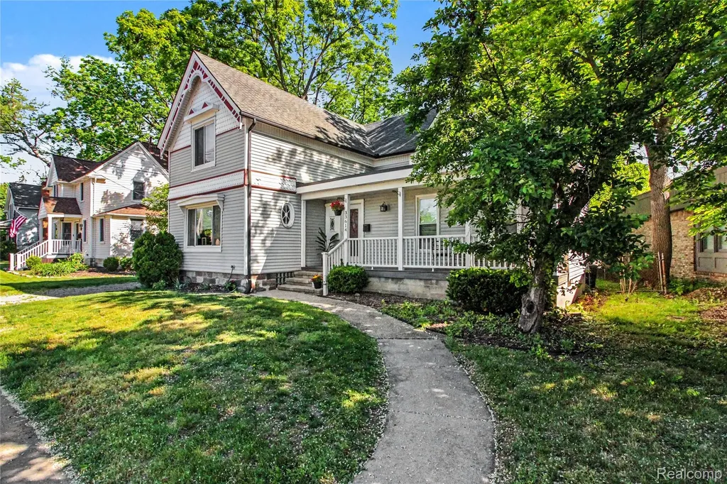 33614 Grand River Avenue Farmington City MI 48335