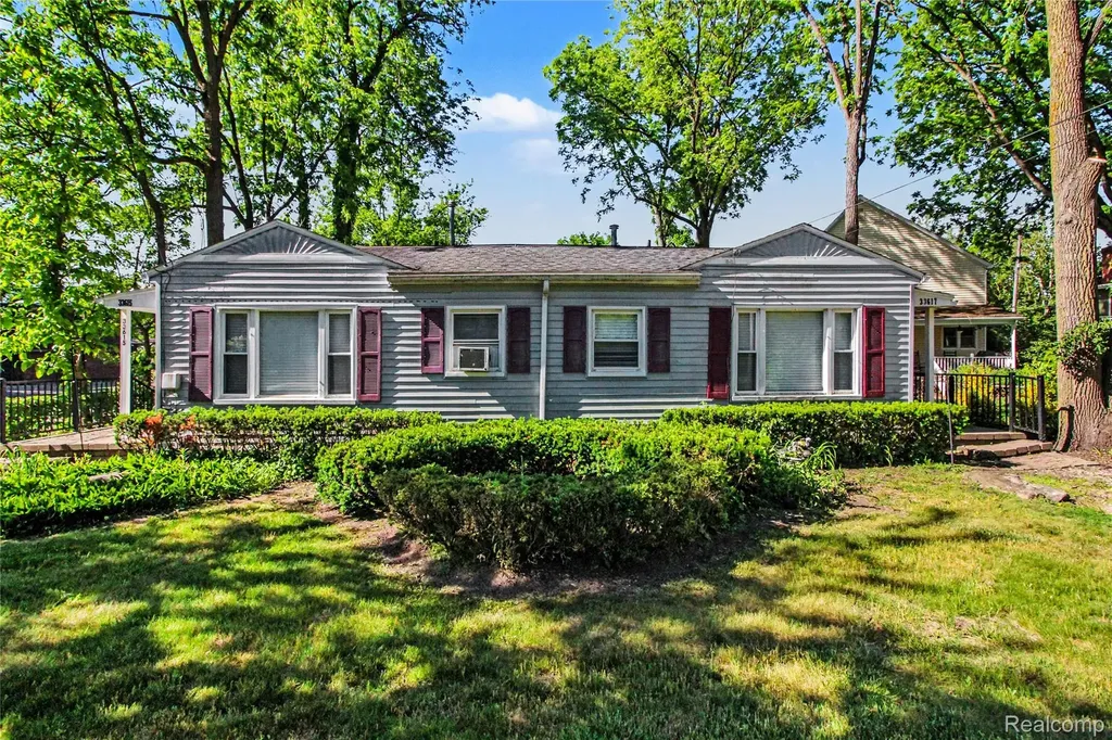 33614 Grand River Avenue Farmington City MI 48335