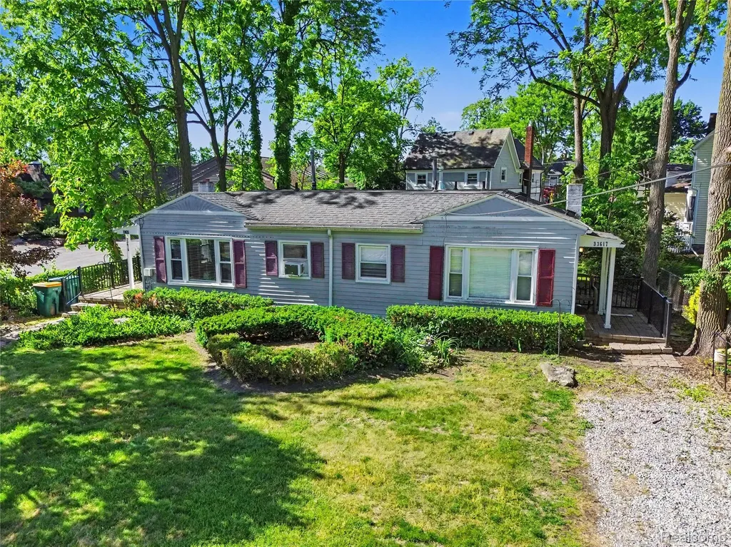 33614 Grand River Avenue Farmington City MI 48335