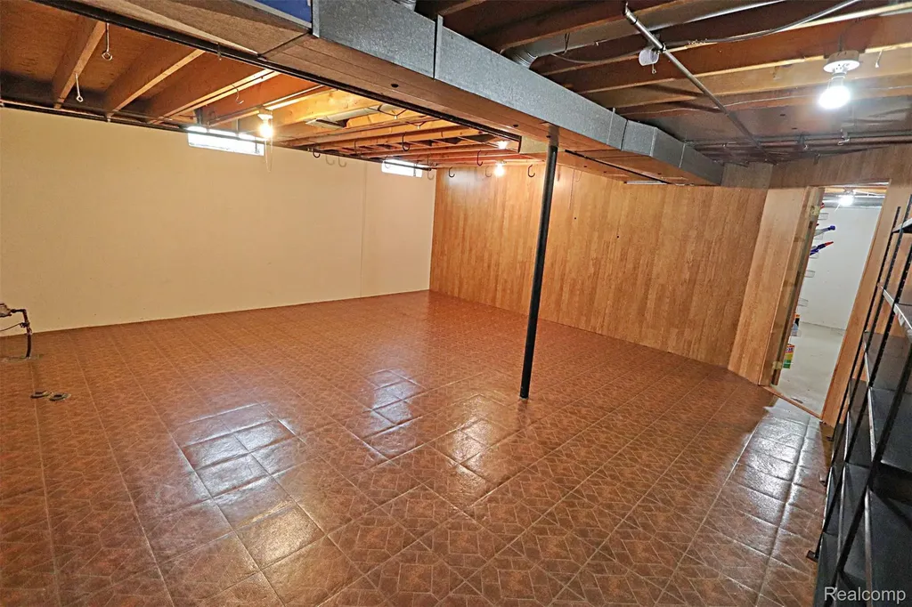 38924 Dover Street Livonia City MI 48150