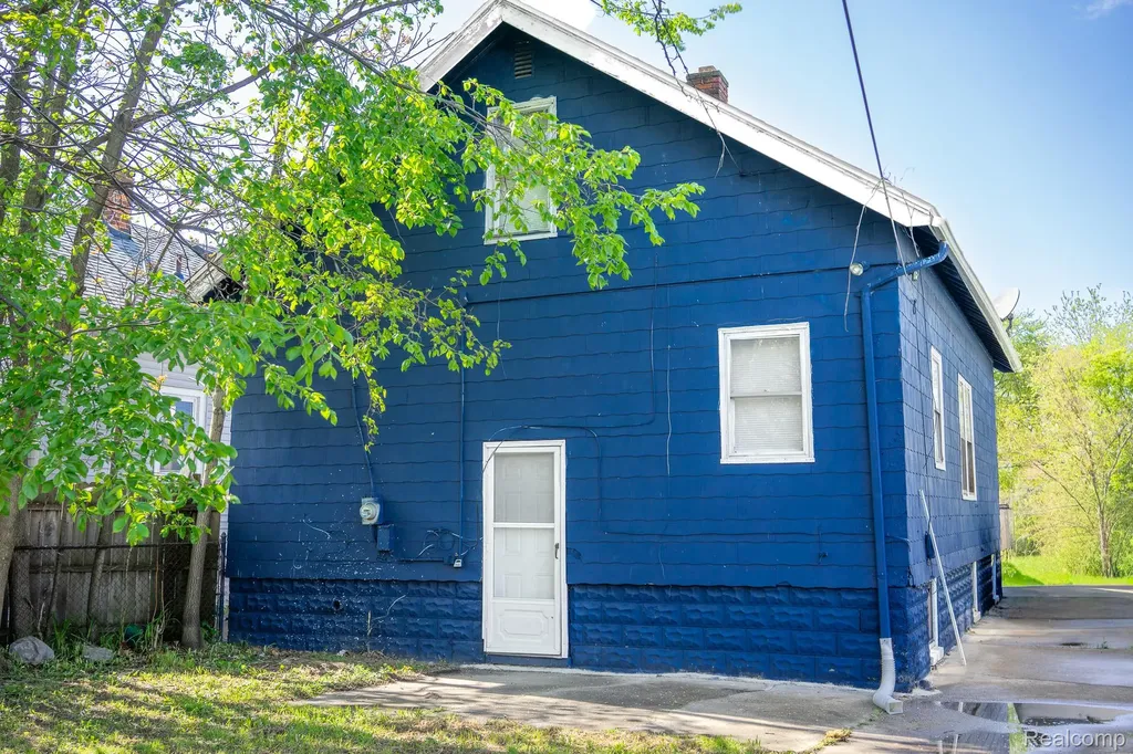 6361 Floyd Street Detroit City MI 48210