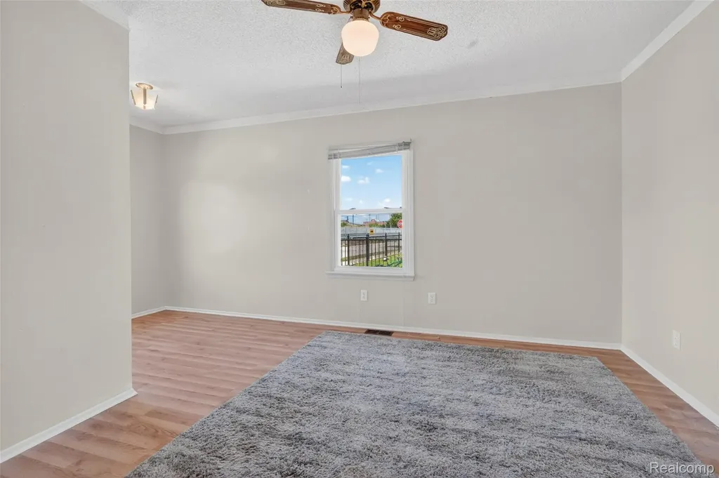 2421 5th Street Trenton City MI 48183