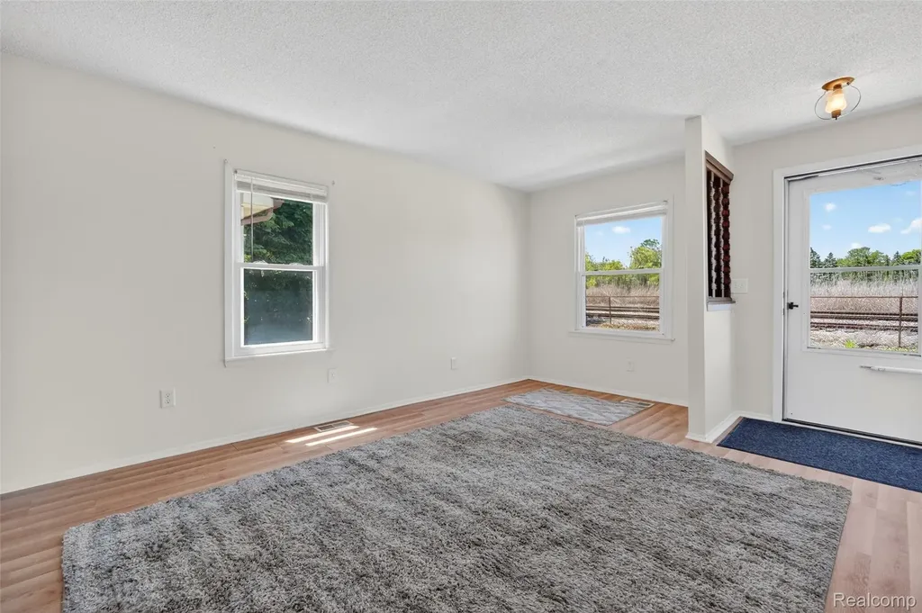 2421 5th Street Trenton City MI 48183