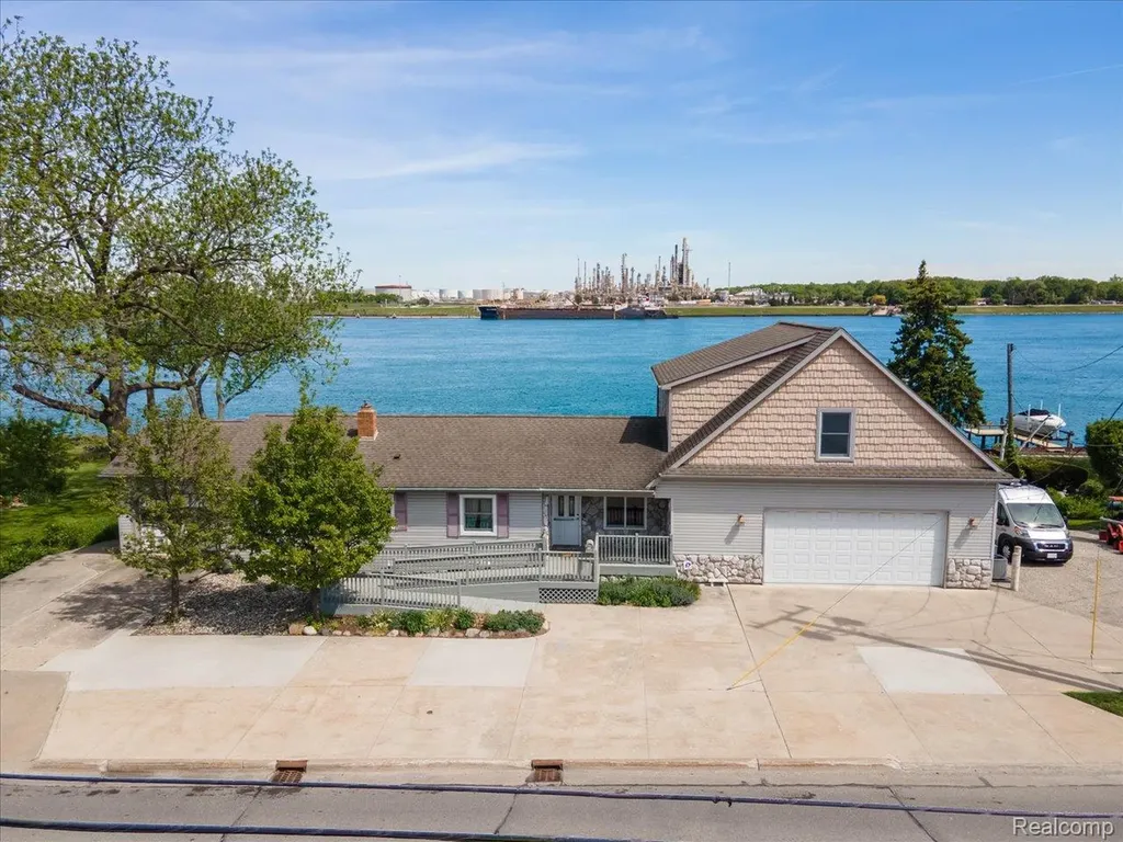 4016 Military Street Port Huron City MI 48060