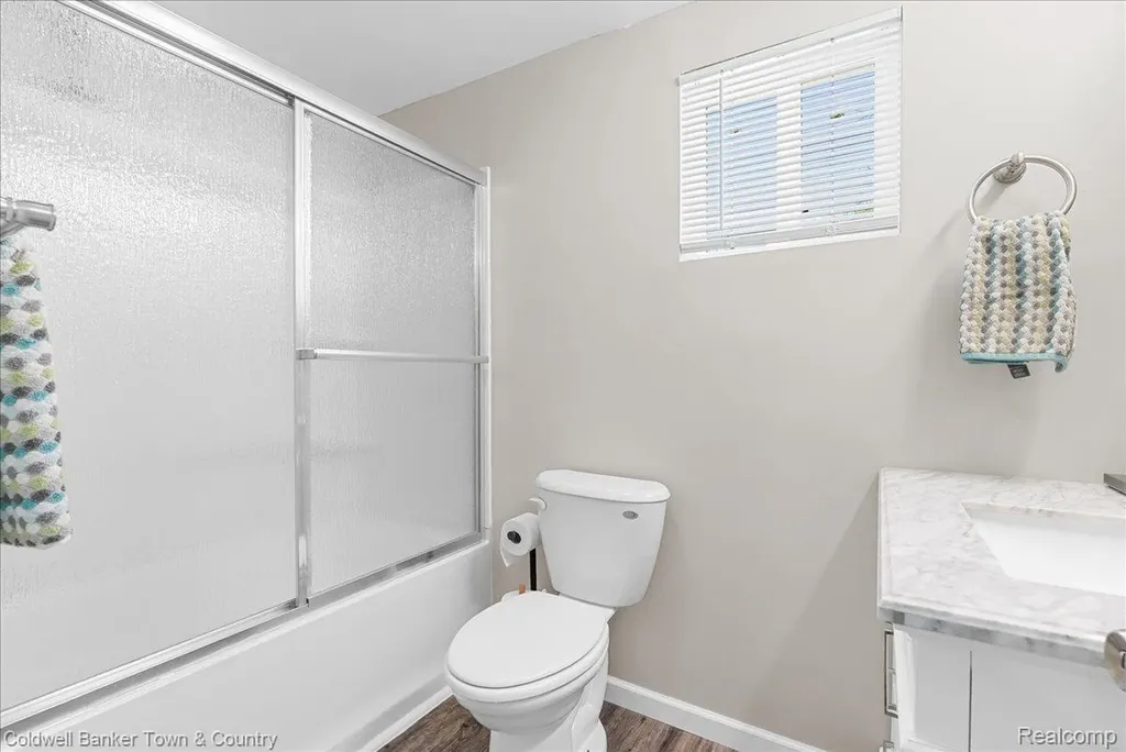 833 Hein Avenue Lansing City MI 48911