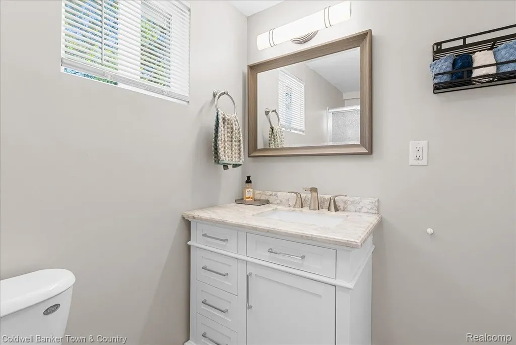 833 Hein Avenue Lansing City MI 48911