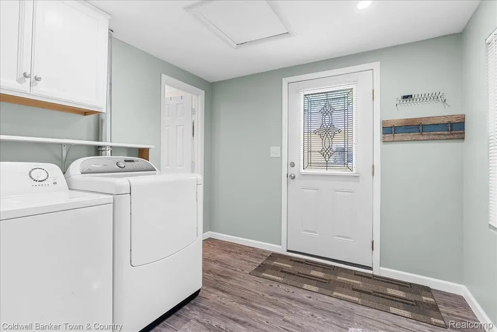 833 Hein Avenue Lansing City MI 48911