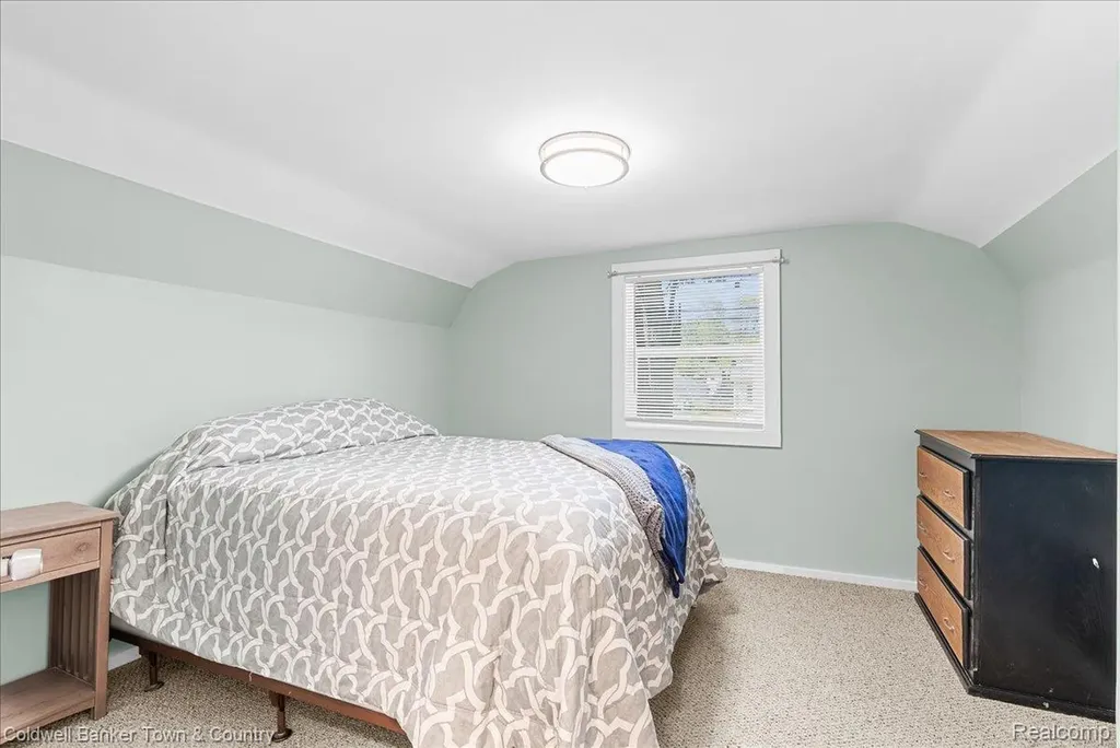 833 Hein Avenue Lansing City MI 48911