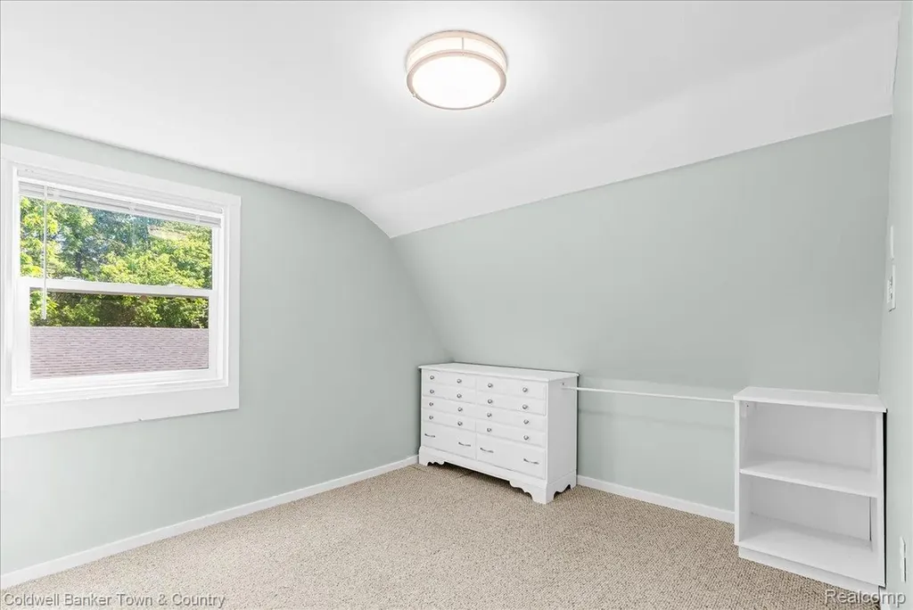 833 Hein Avenue Lansing City MI 48911