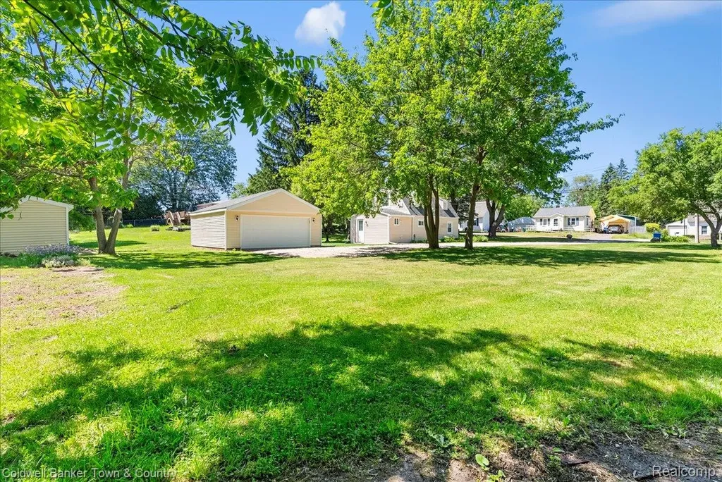 833 Hein Avenue Lansing City MI 48911