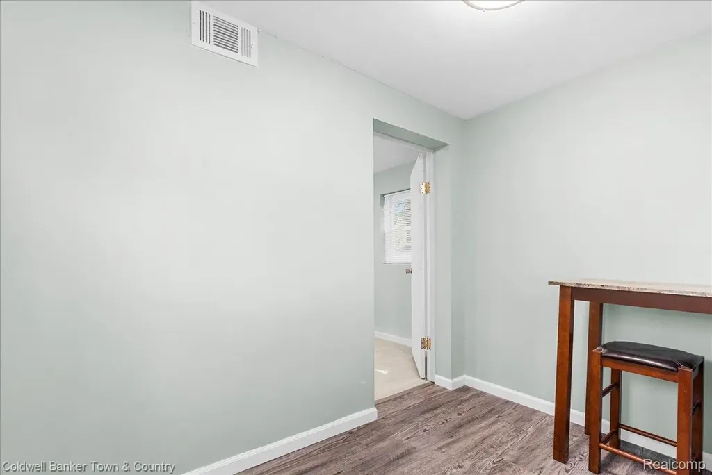 833 Hein Avenue Lansing City MI 48911