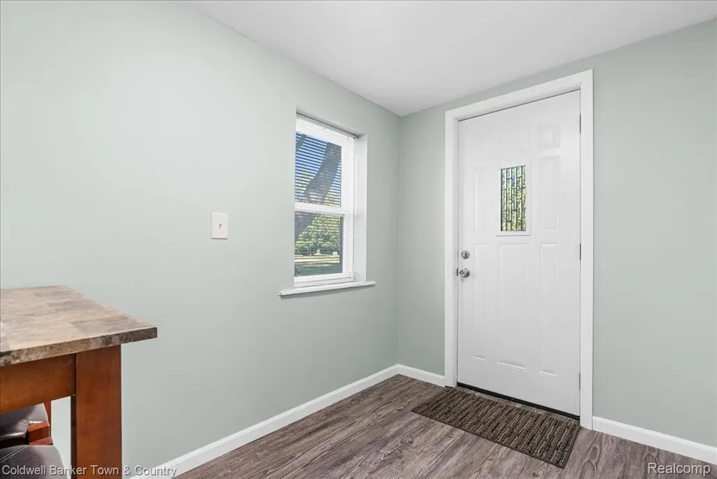 833 Hein Avenue Lansing City MI 48911