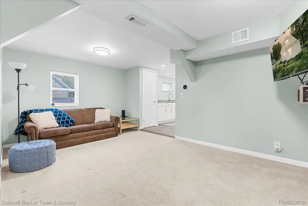 833 Hein Avenue Lansing City MI 48911