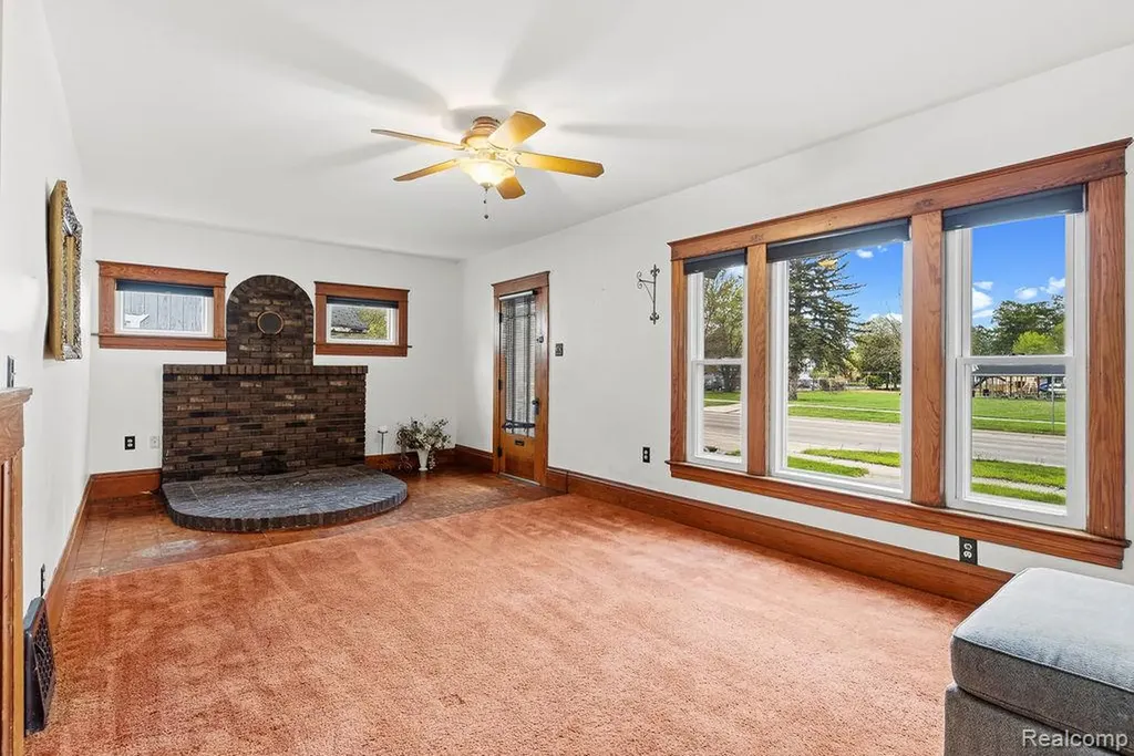305 N Almont Avenue Imlay City City MI 48444