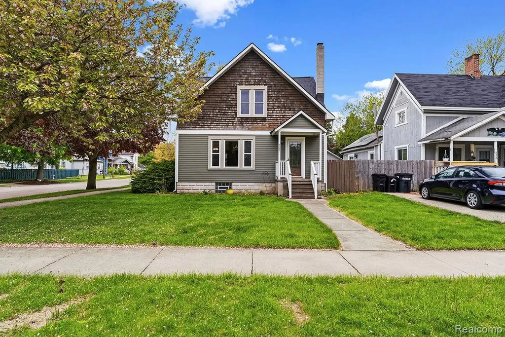 305 N Almont Avenue Imlay City City MI 48444